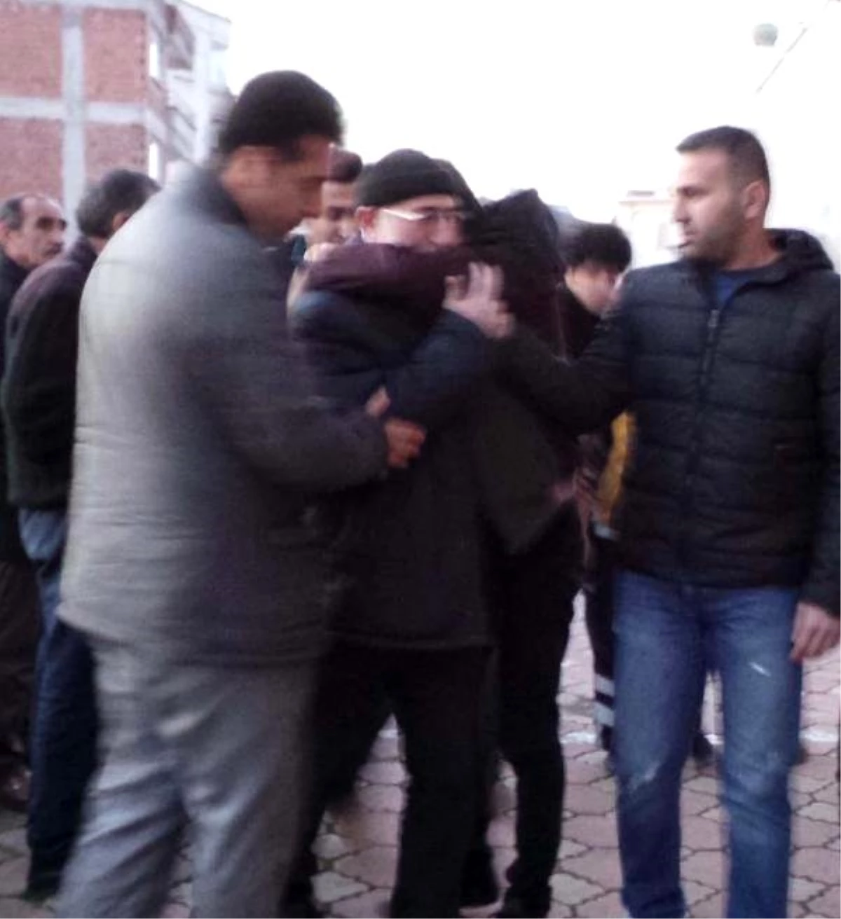 Şehit Polisin Osman Yurt\'un Acı Haberi Sivas\'a Ulaştı (2)