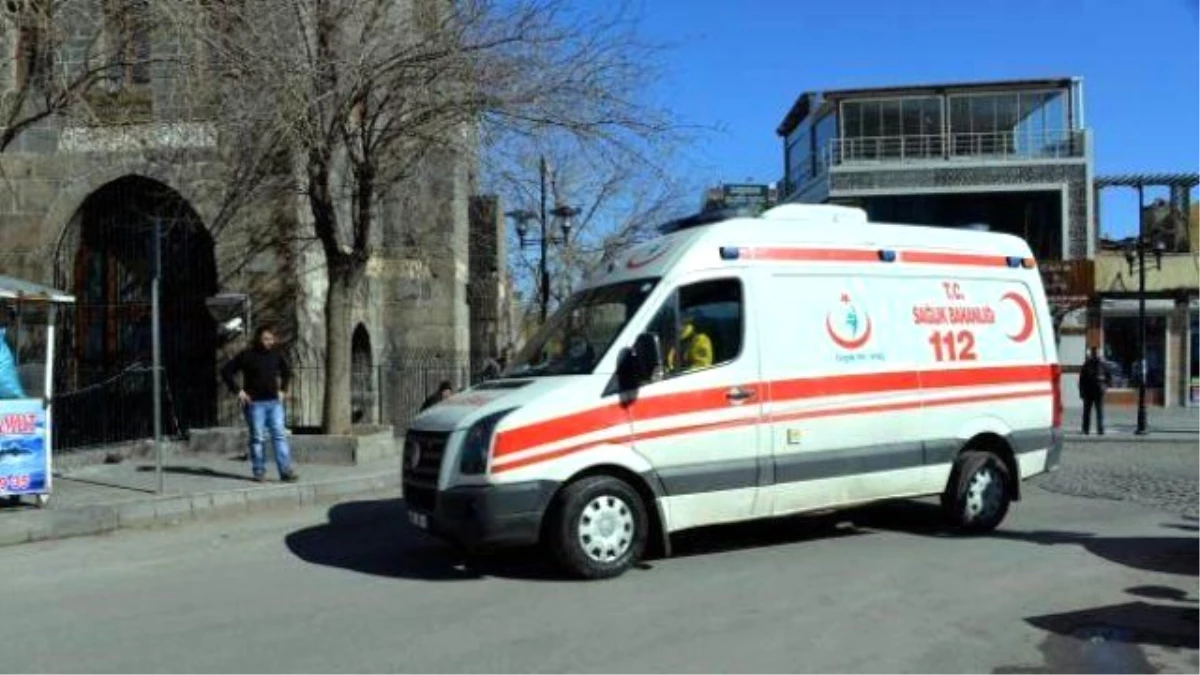 Şırnak\'ta Memurları Taşıyan Araçta Patlama: 2 Ölü, 1 Yaralı
