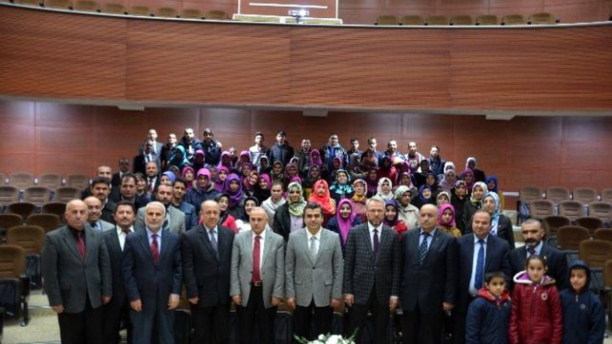 Umre\'den Dönen İşitme Engelli Öğrenciler Vali Düzgün\'ü Ziyaret Etti