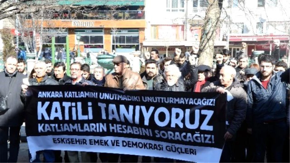 Ankara\'daki Saldırıda Ölenler Anıldı