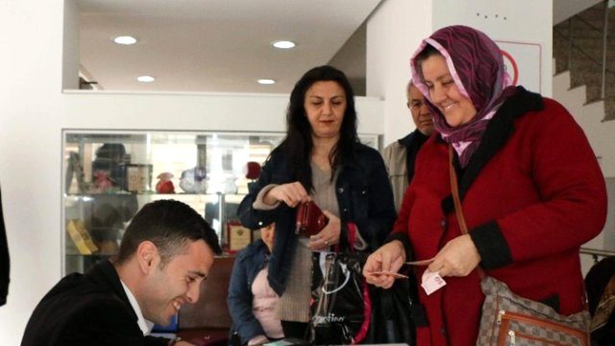 Antalya-kart Başvuruları İçin 16 Noktada Hizmet Veriliyor