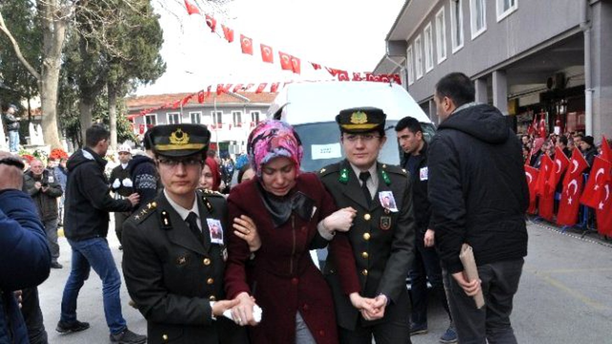 Balıkesirliler Şehitlerini Göz Yaşlarıyla Uğurladı