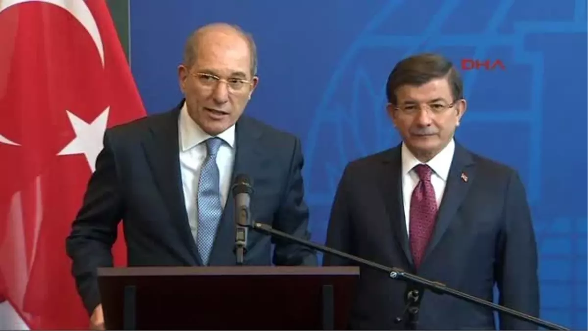 Başbakan Davutoğlu Suriye Rejimi İnsanlara Karşı Kimyasal Silah Kullandı