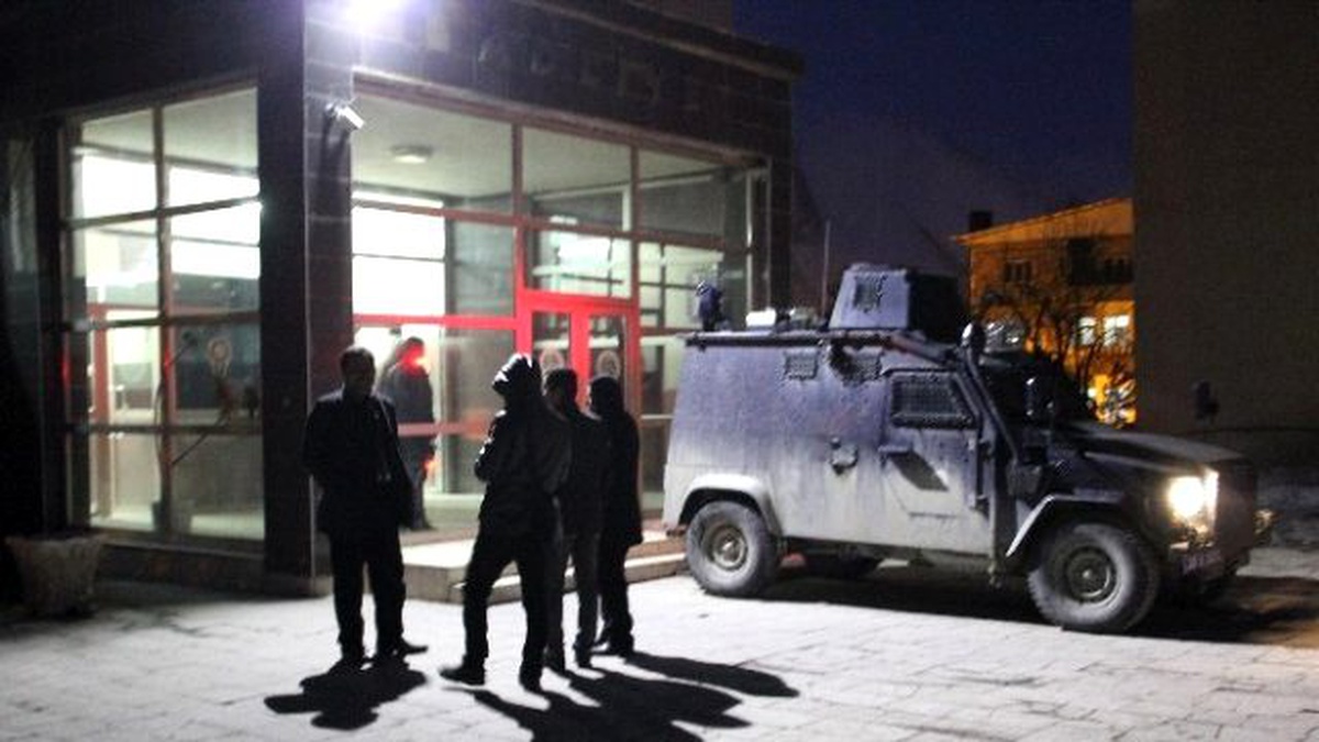 Belediye Aracında \'Molotof Kokteyli\' Davasında 2 Sanığa 9 Yıl Hapis Cezası