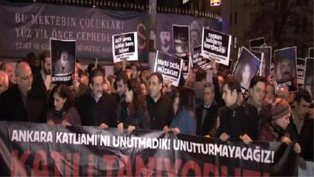 Beyoğlu\'nda Ankara\'daki Bombalı Saldırı İçin Eylem...