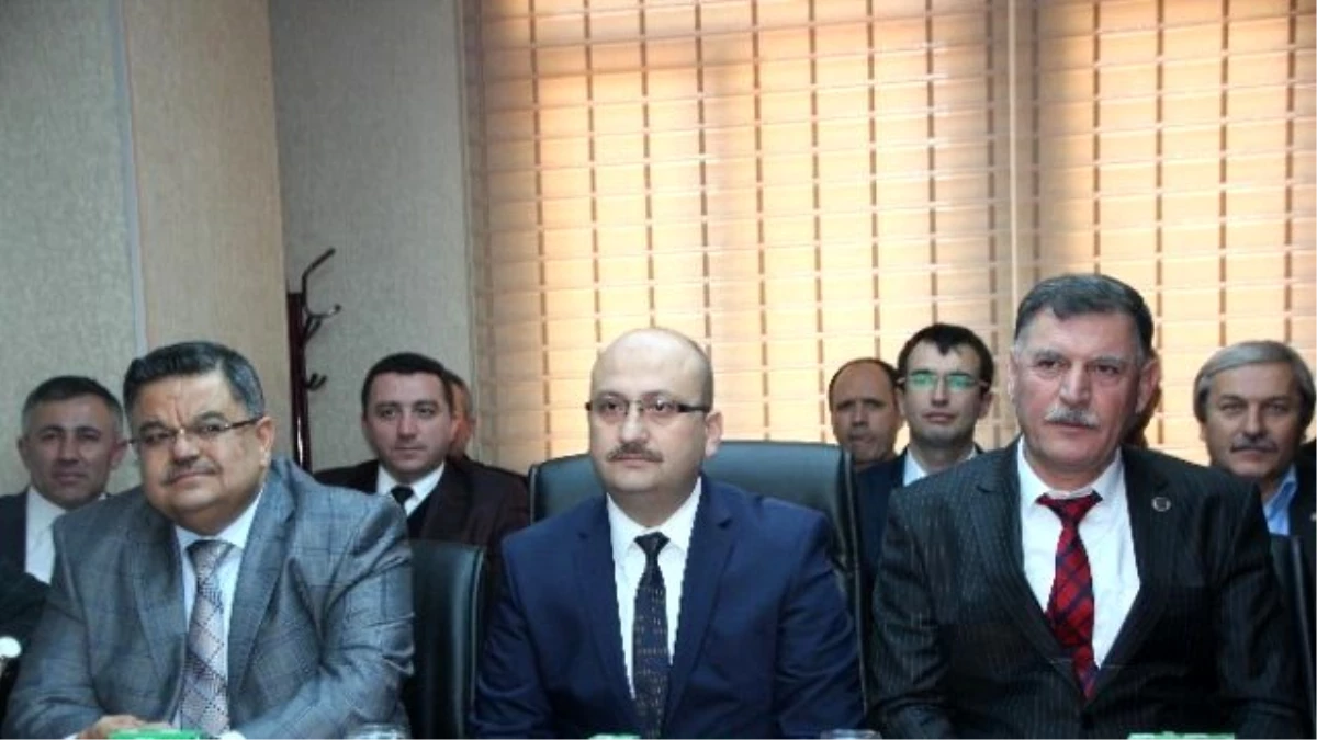 CHP\'li Belediye Başkanı ve 2 Meclis Üyesi AK Parti\'ye Geçti