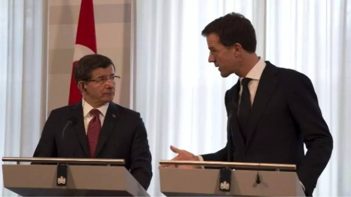 Davutoğlu: "Rejim Yanlısı Olmayan Bütün Suriyelilerin Suriye\'den Çıkarılması İçin Bilinçli Bir...