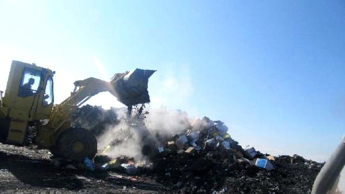 Edremit\'te 1.5 Ton Bozuk Gıda Malzemesi İmha Edildi