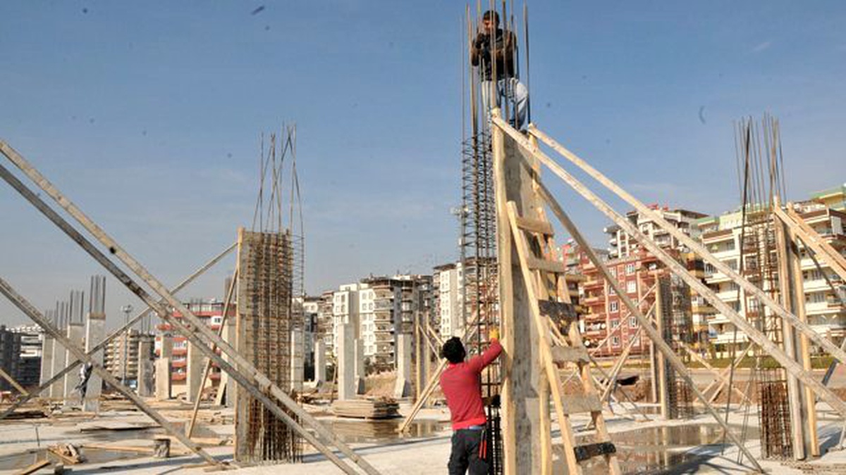 Karaköprü Kültür Sarayı\'nda Çalışmalar Sürüyor