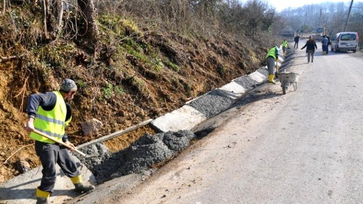 Ketenciler\'de Trapez Kanal Çalışması Sürüyor