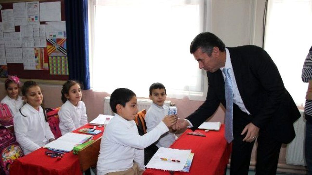 Okullarda Süt Dağıtımı Başladı