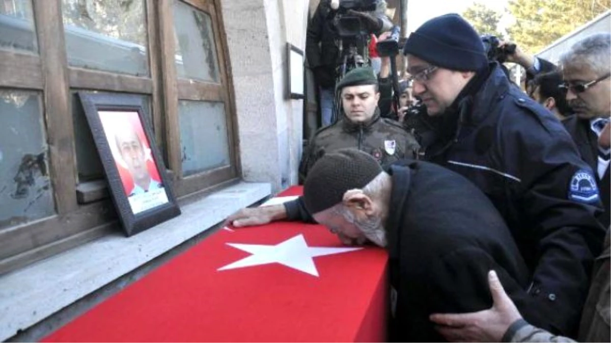 Şehit Polis Memuru Osman Yurt, Gözyaşlarıyla Karşılandı (2)