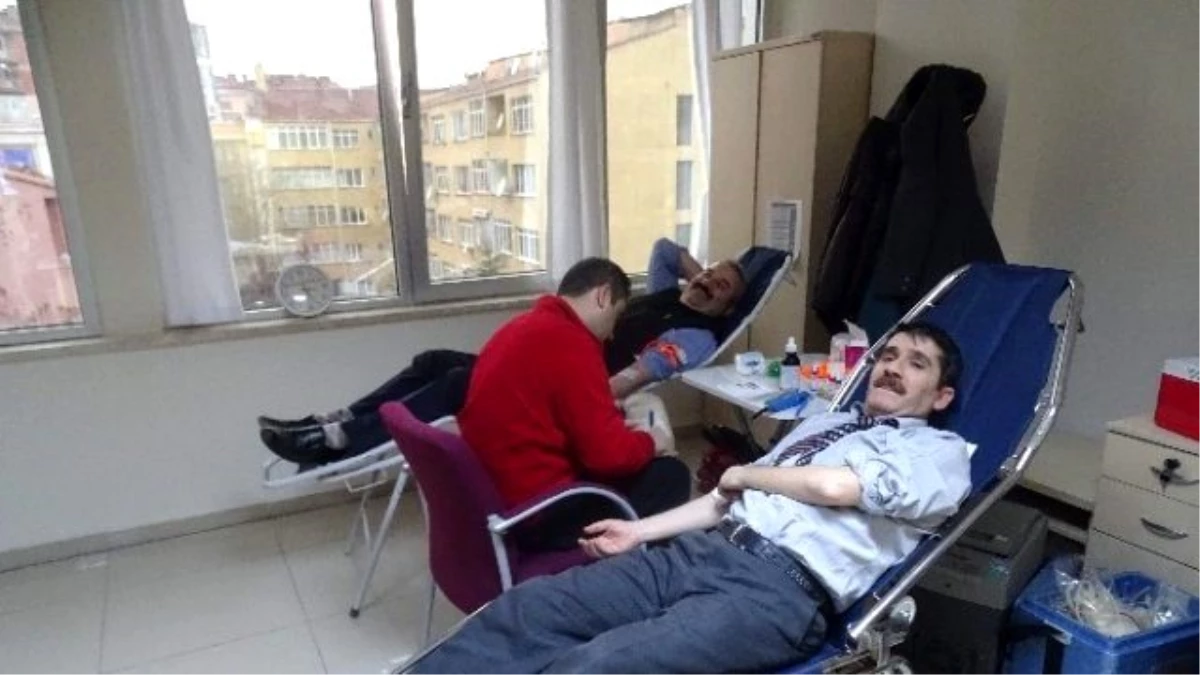 Sgk Personeli Kan Bağışı Kampanyasına Katıldı