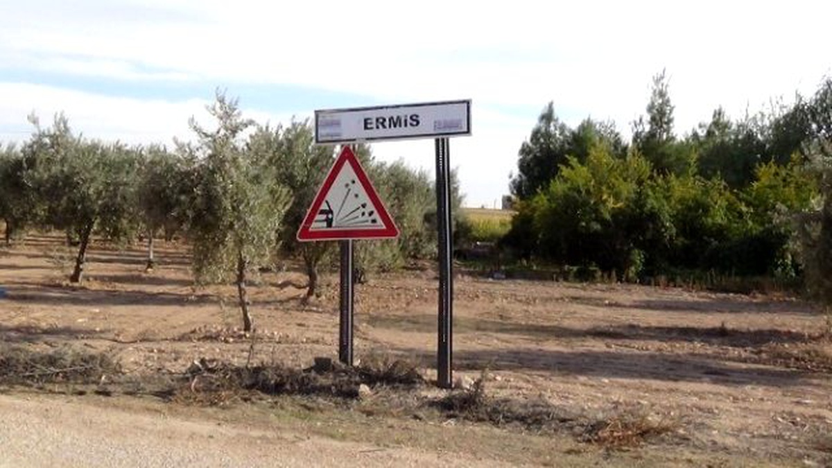 Suriye Sınırında 4 Adet Canlı Bomba Yeleği ve 15 Kilo Patlayıcı Ele Geçirildi