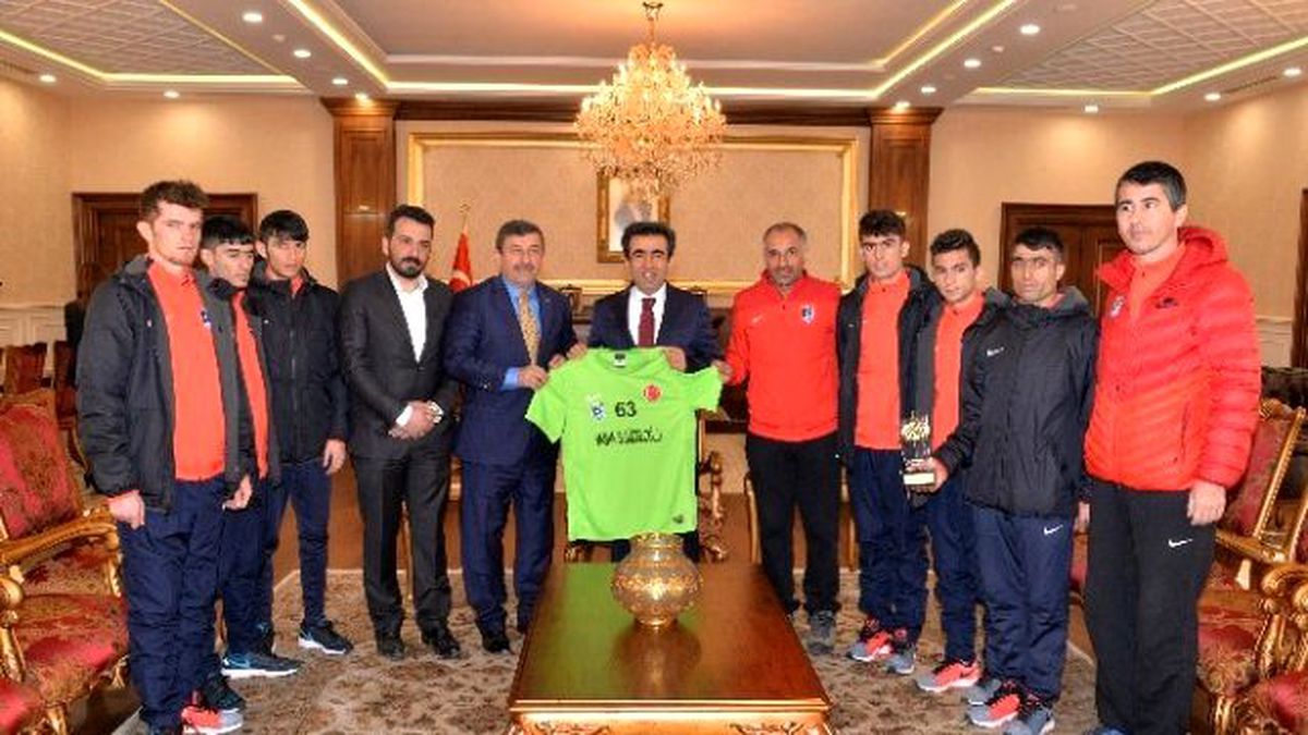 Vali Güzeloğlu, "Atletizm Olimpizm Ruhunun Merkezidir"