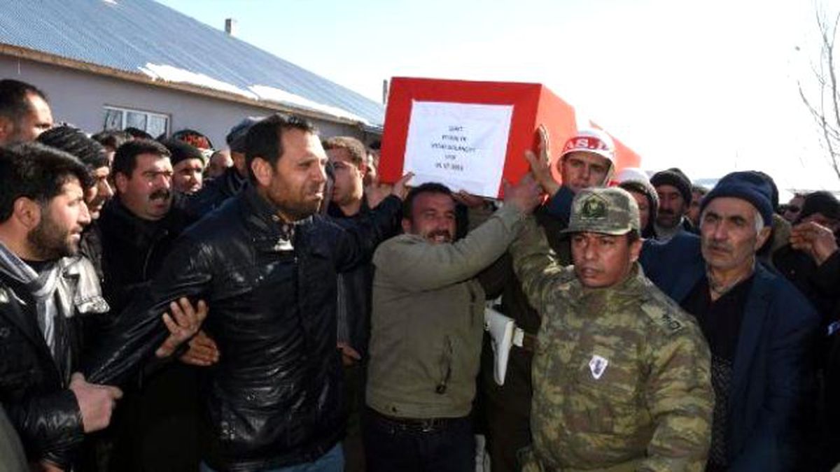 Van\'ın Saray İlçesi\'ne Şehit Ateşi Düştü (2)