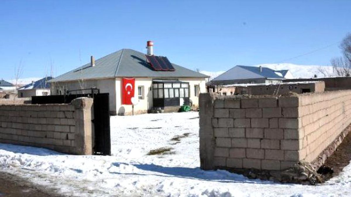 Van\'ın Saray İlçesi\'ne Şehit Ateşi Düştü
