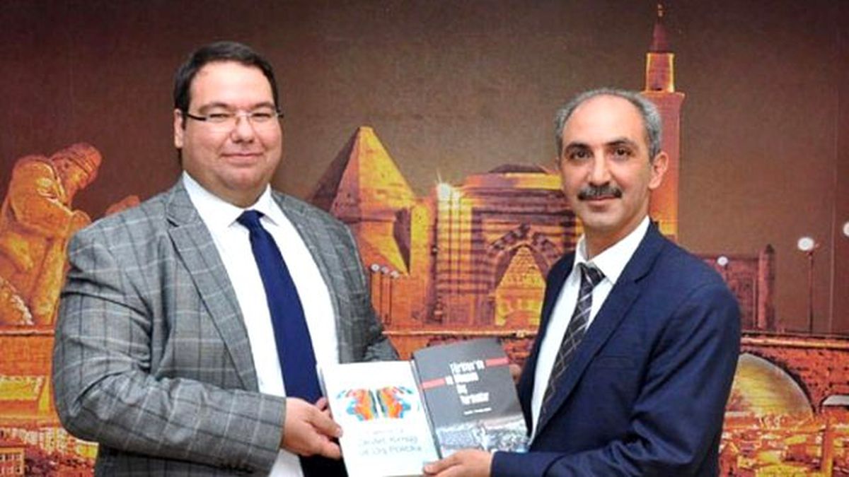Aeü Dekan Yardımcısı Yrd. Doç. Dr. Erman Akıllı Yeni Kitabını Çıkarttı