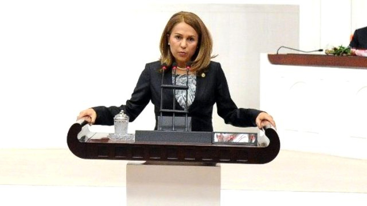 Ak Partili Vekilden Çalışan Annelere Müjde