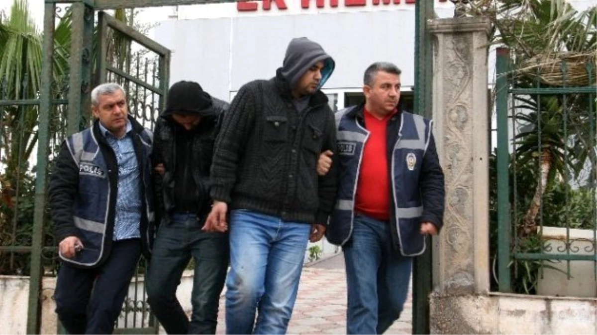 Antalya\'da Cinayet Zanlısı 4 Şüpheli Yakalandı