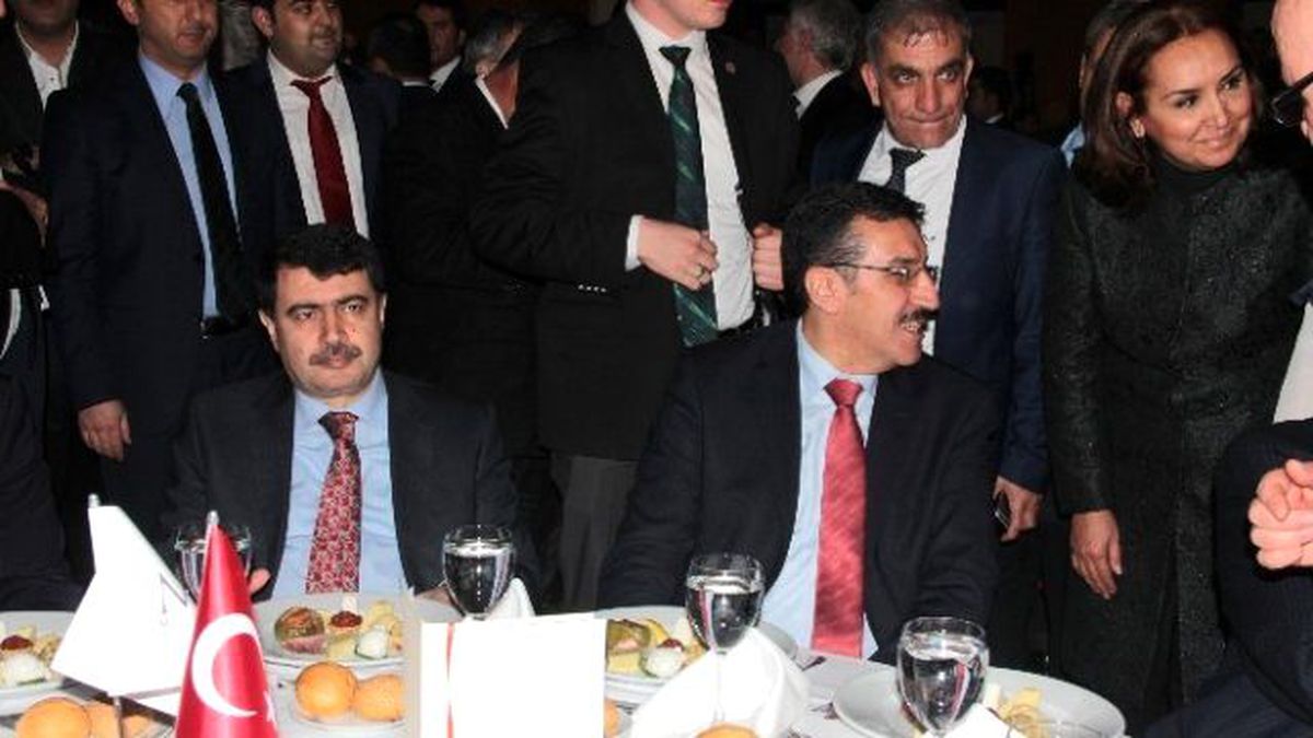 Bakan Tüfenkci: "Gümrük İşlemlerini Tek Elde Toplamak İçin Elektronik Veri Bankası Oluşturuyoruz"