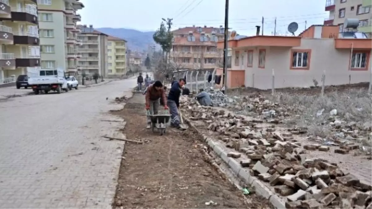 Bozulan Yollar Yapılmaya Başlandı