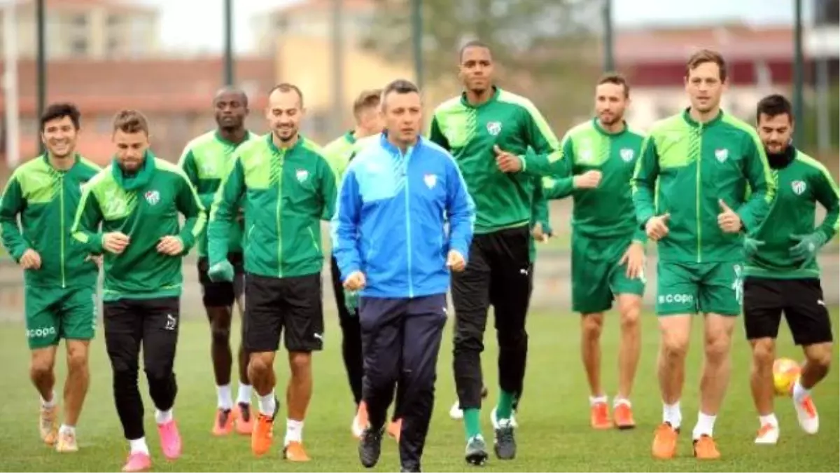 Bursaspor\'da Gençlerbirliği Hazırlıkları Sürüyor