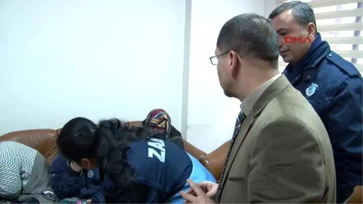 Çorum Dilenci Topladığı Paraları Ekmek Arasına Sakladı