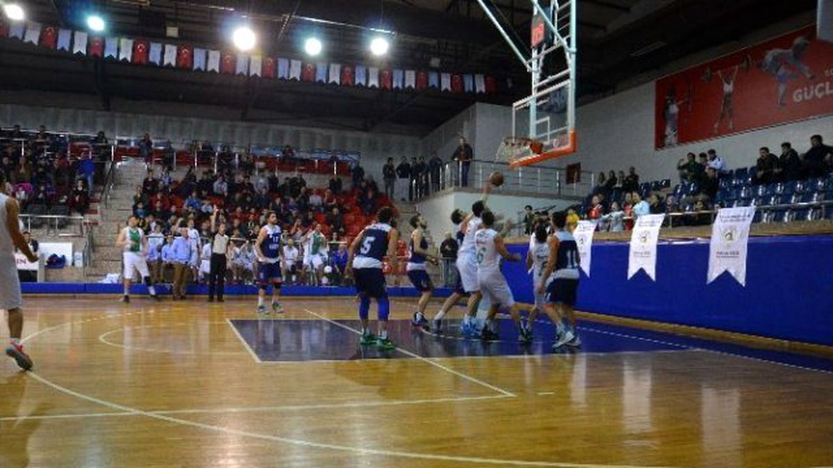 Düzce Belediyespor\'da 8 Maçlık Maraton