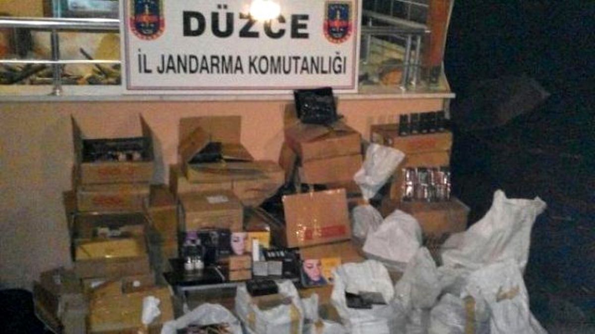 Düzce\'de Kaçak Kozmetik Ürünü Operasyonu