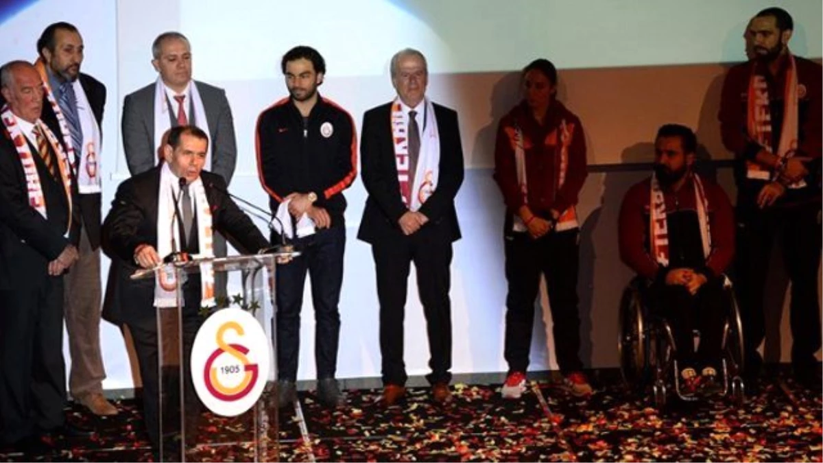 Galatasaray Divan Kurulu\'nda Sadece 180 Bileklik Satıldı