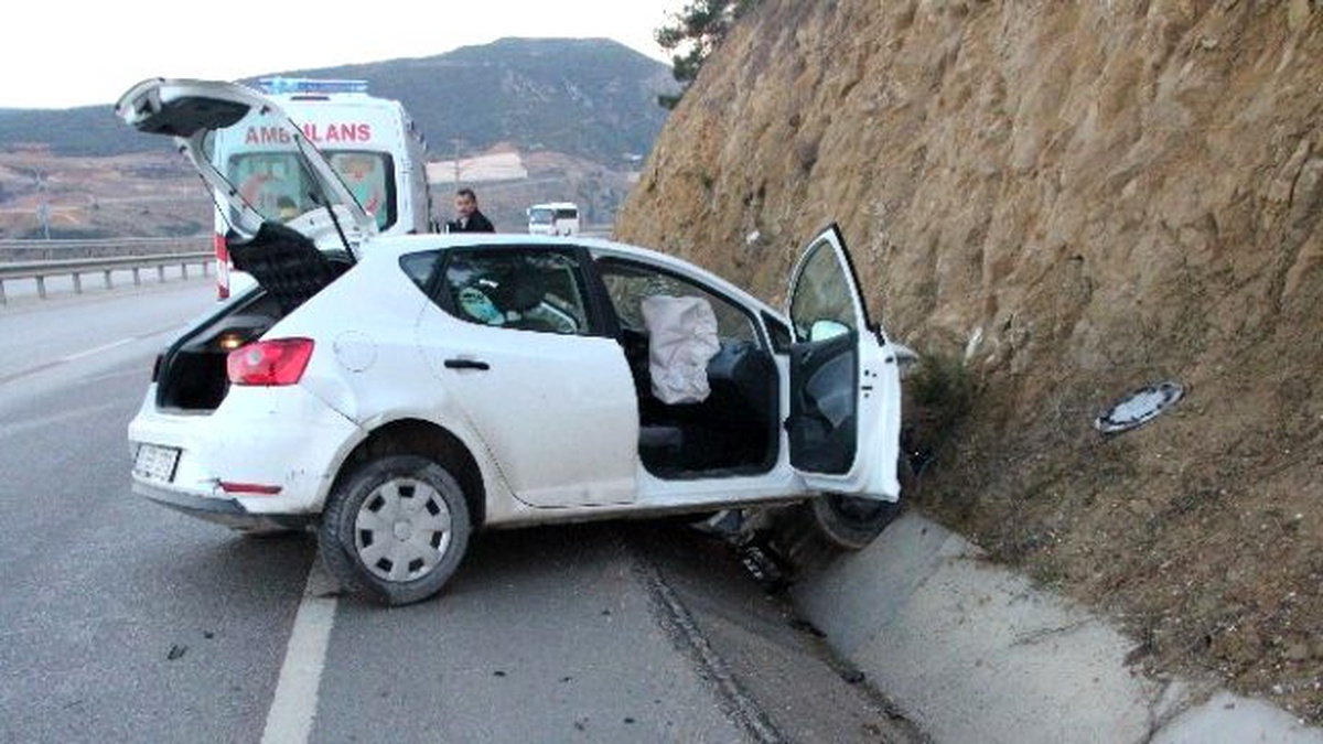 Kaygan Yolda Araç Hakimiyetini Kaybedince