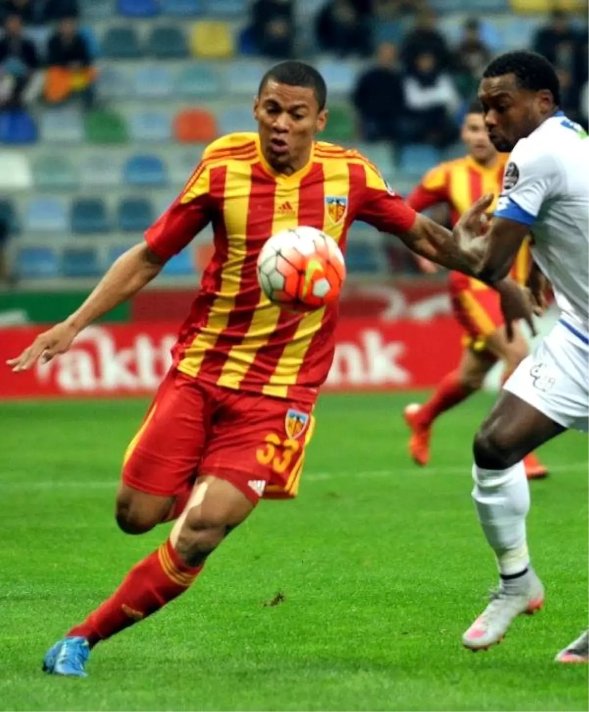 Kayserispor\'da Vanderley Yine Sakatlandı