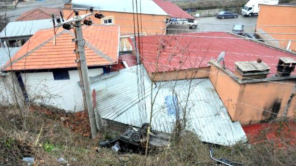 Kaza Yapan Otomobili Çekiciye Yüklerken Akıma Kapılıp Yaralandı