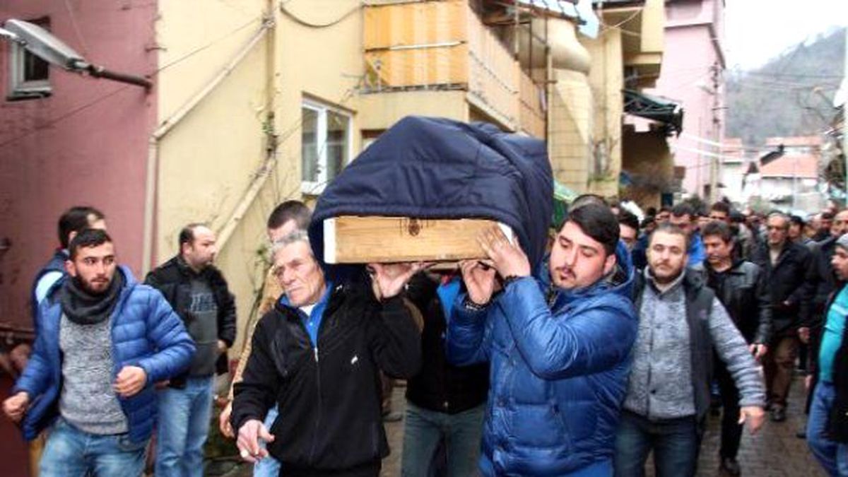Kazada Ölen Genç Toprağa Verildi