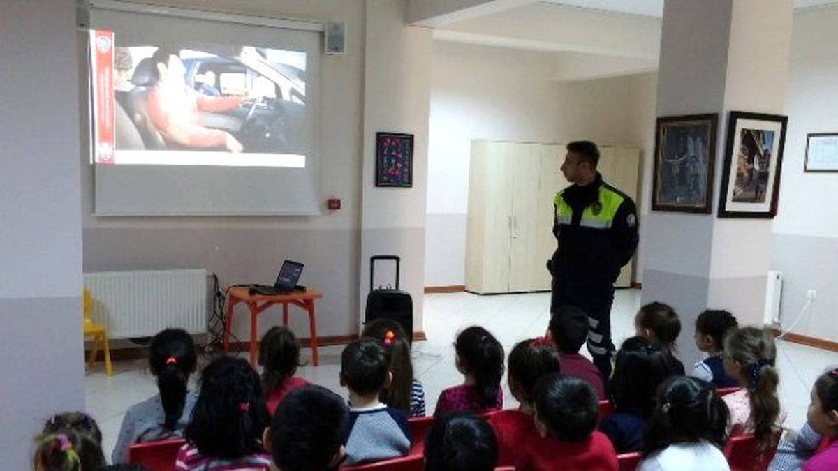 Kreş Öğrencilerine Trafik Dersi