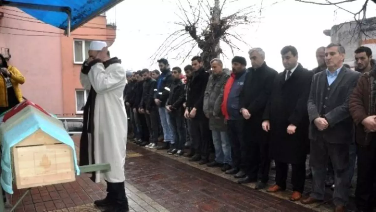Metan Gazı Zehirlenmesinden Ölen İşçi Toprağa Verildi