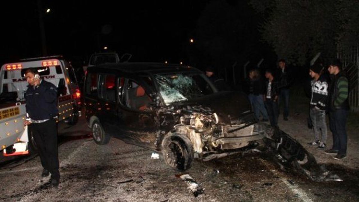 Milas\'ta Trafik Kazası: 5 Yaralı