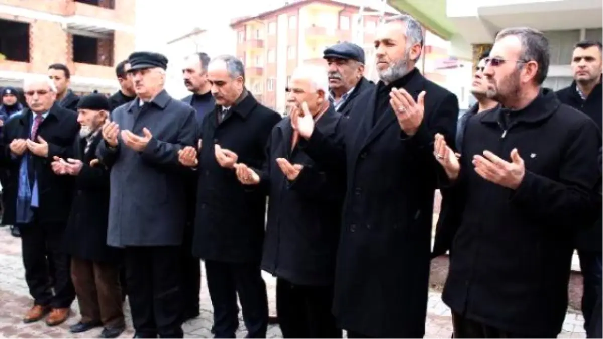 Şehit Polis Kenan Ardıç\'ın Adı Baba Evinin Bulunduğu Caddeye Verildi