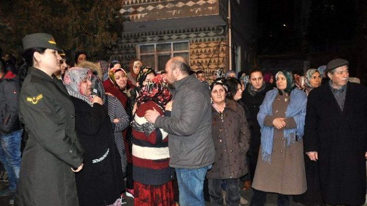Şehit Uzman Çavuş Alsancak\'ın Cenazesi Baba Ocağına Getirildi