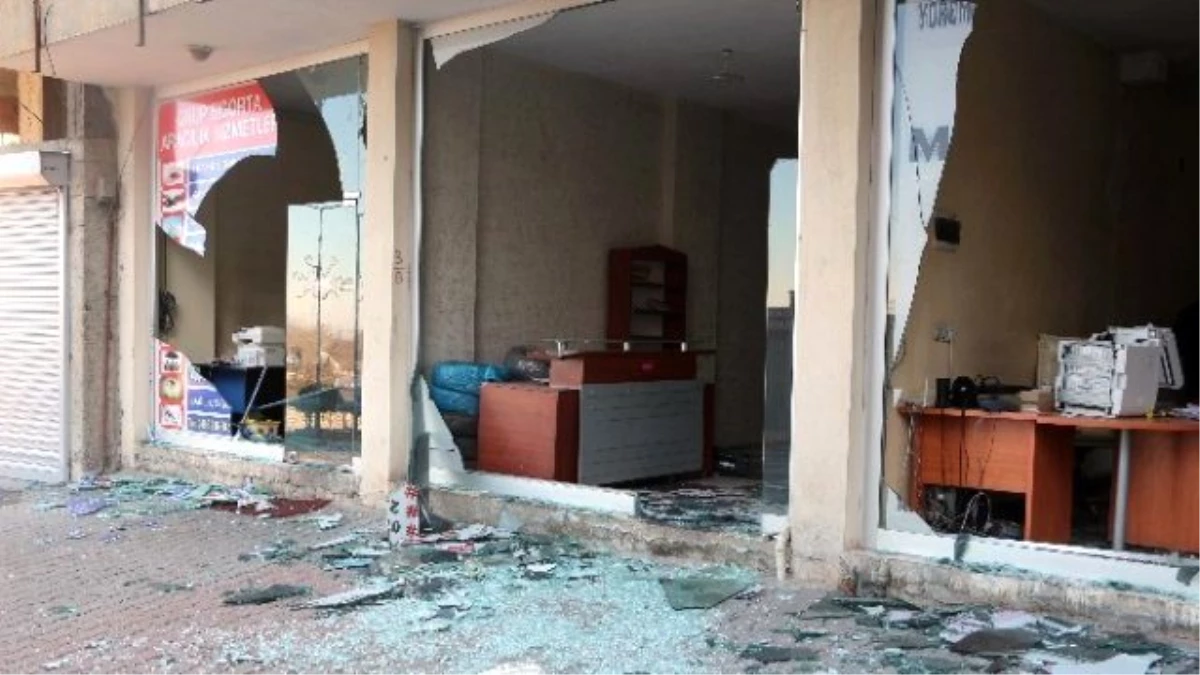 Şırnak\'ta Teröristler Mobeselere Saldırdı