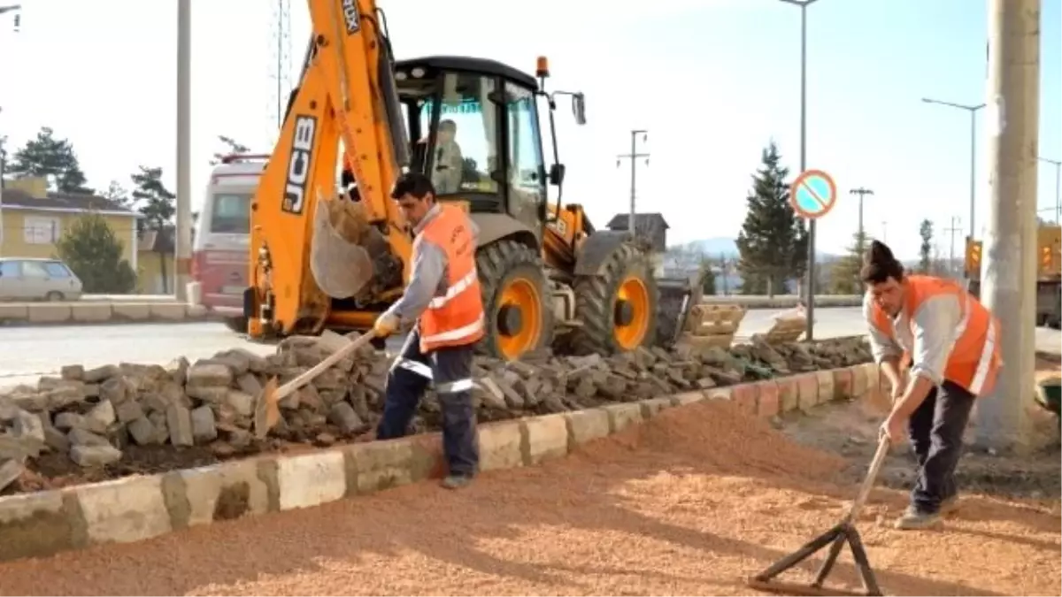 Tavşanlı\'da Kaldırım ve Parke Taşı Çalışmaları