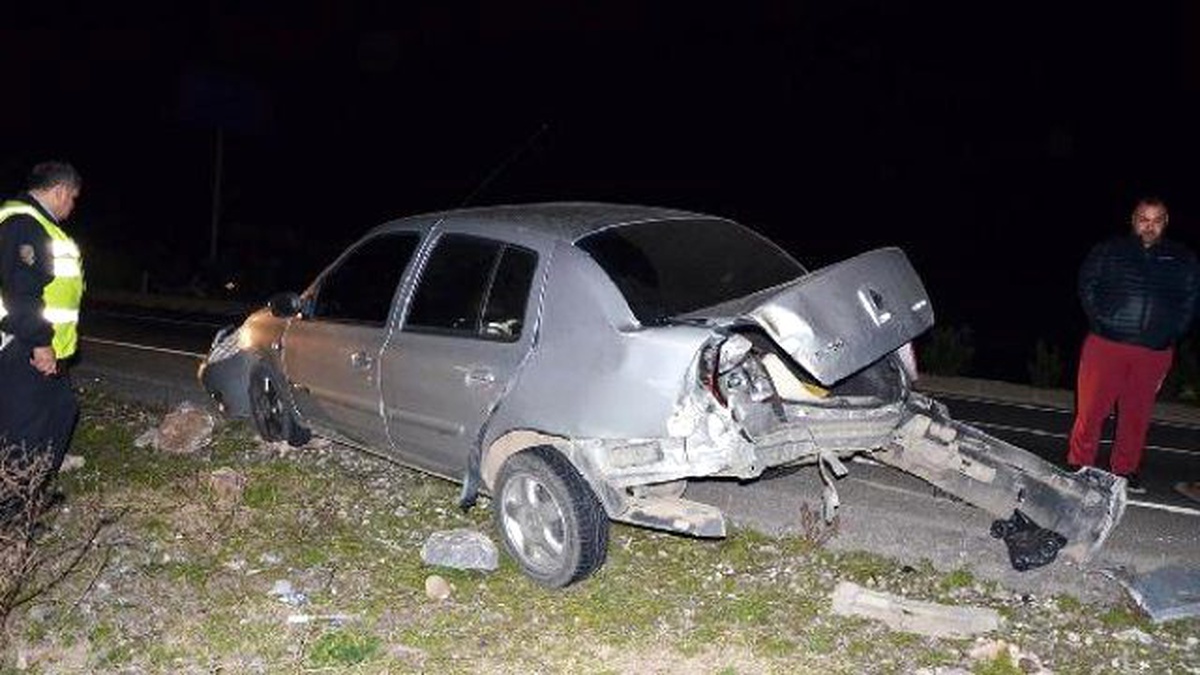 Tır Çarpan Sürücü Otomobili İçin Ağladı