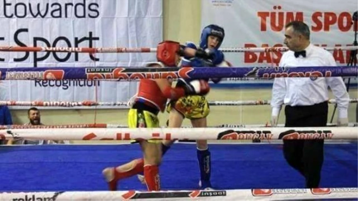 Van\'ın Muaytahai Sporcuları Türkiye Şampiyonasında Göğüs Kabarttılar