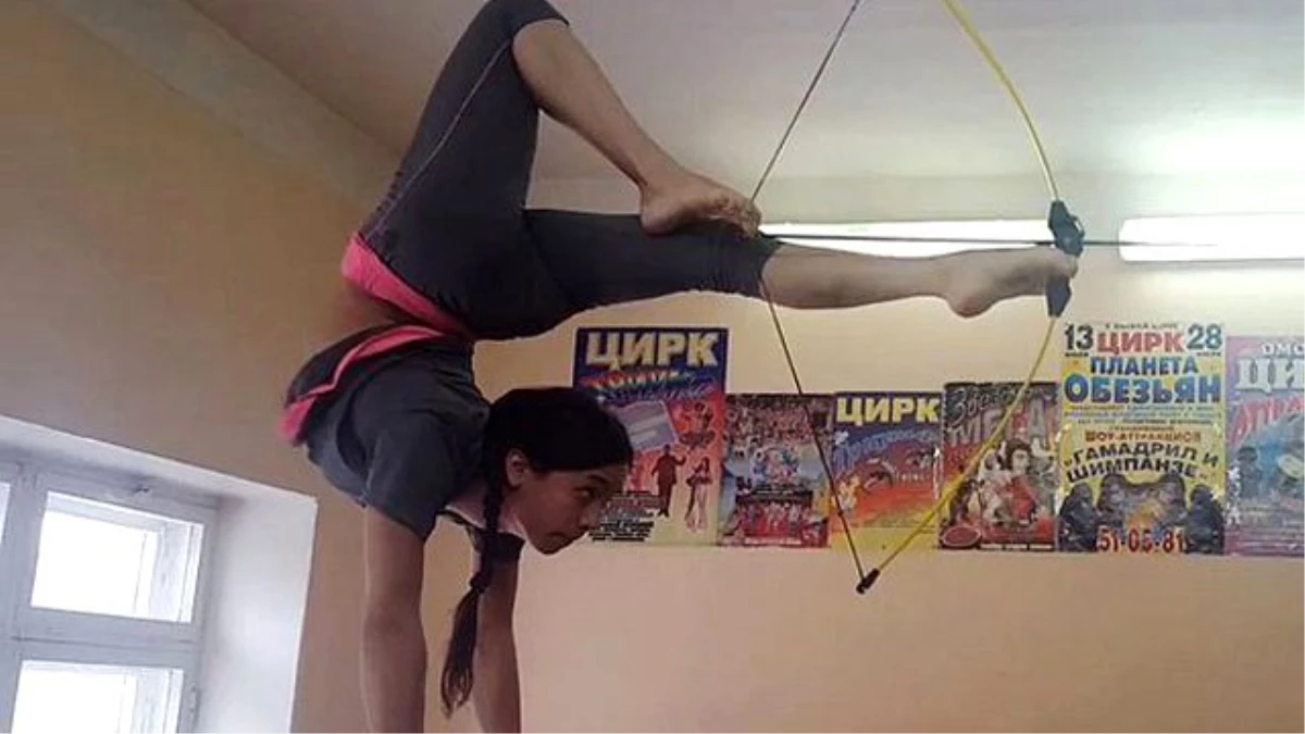Akrobatik Okçu Kız İnternette Fenomen Oldu