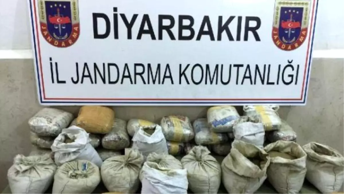 Diyarbakır\'da Bir Araçta 50 Kilo Esrar, 2 Tutuklama