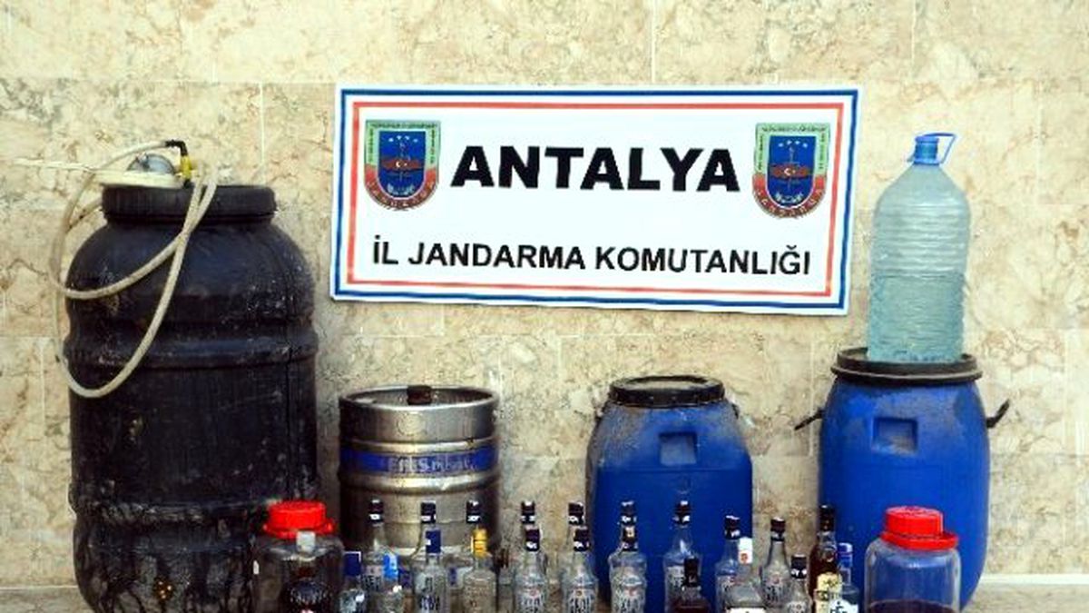 Elmalı\'da Jandarmadan Sahte İçki Operasyonu