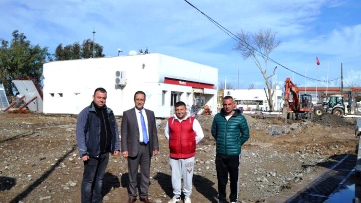 Gökay Bacan, "Akaryakıt İstasyonu Dedikodularına Gülüp Geçiyoruz"