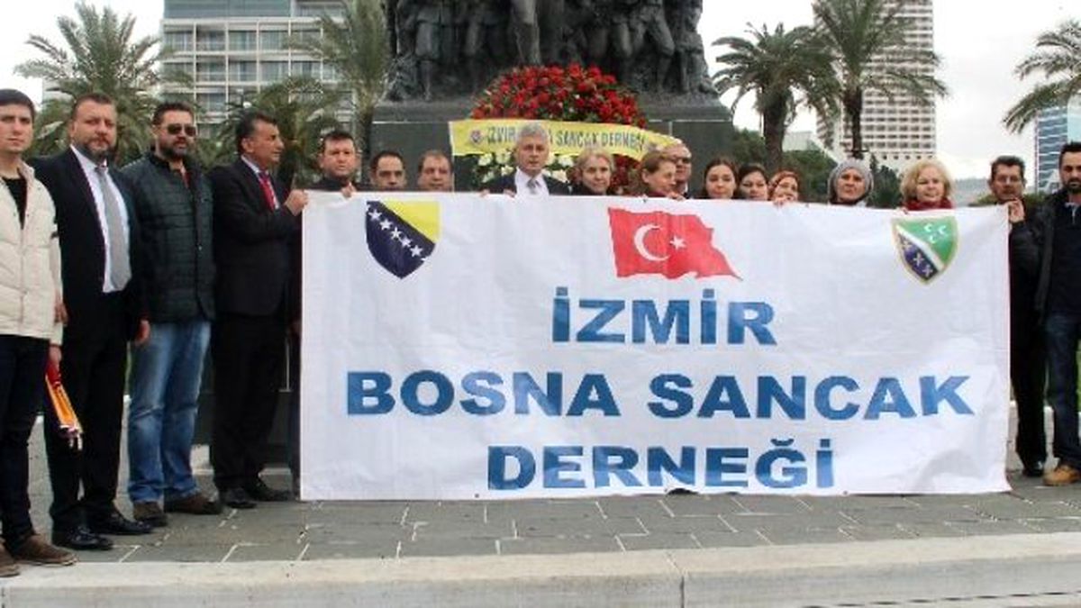 İzmirli Boşnaklardan "Başörtüsü" Protestosu