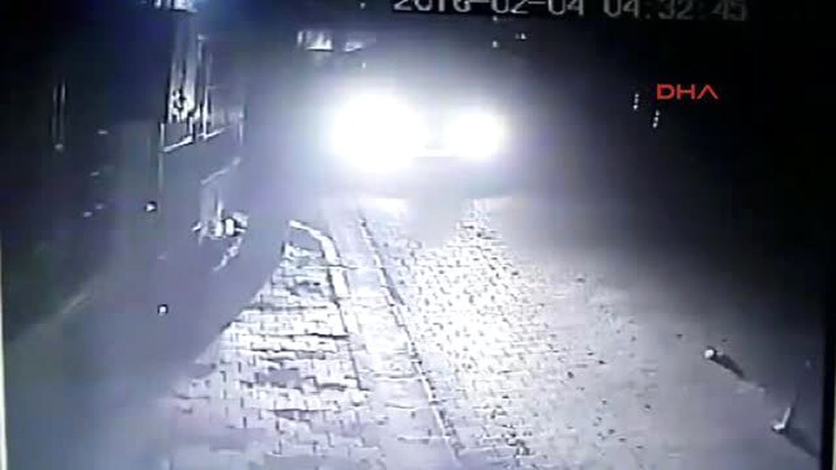 Kağıthane\'de 7 Aracın Kundaklanması : 2 Kişi Tutuklandı